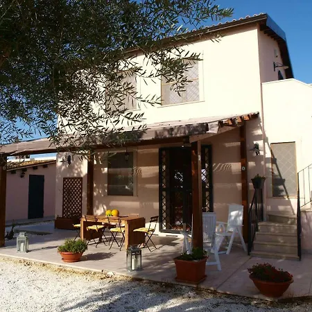 Apartment Il Gelso E L'ulivo In L'ulivo *